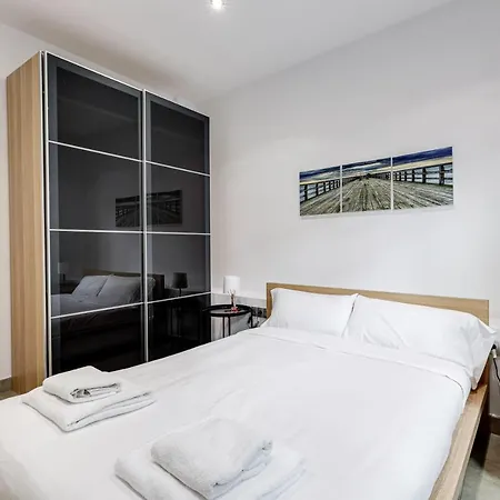 Urban Flats Vallirana Appartement *