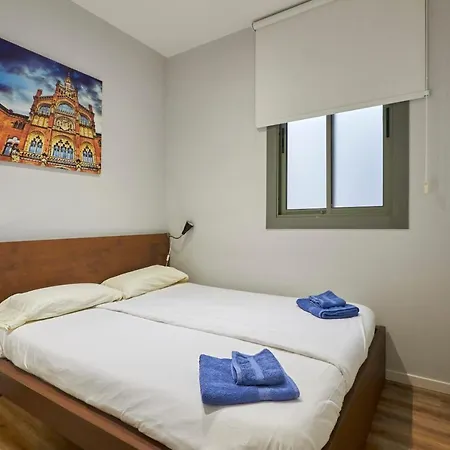 Quiet Luxury 2-bed For Couples & Families Apartment *