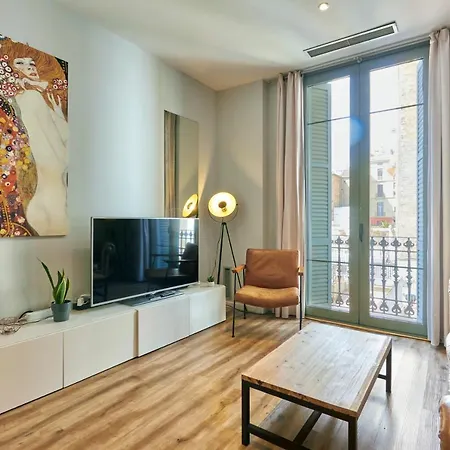 Apartment Quiet Luxury 2-bed For Couples & Families