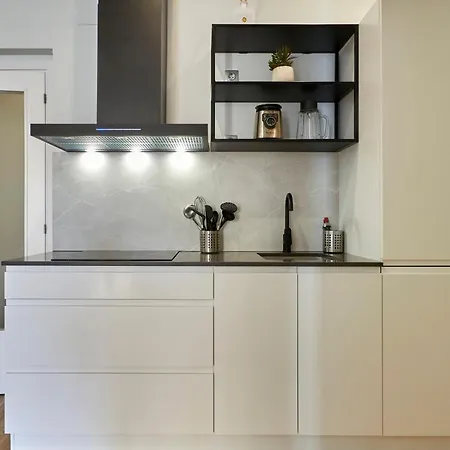 Quiet Luxury 2-bed For Couples & Families Apartment Barcelona