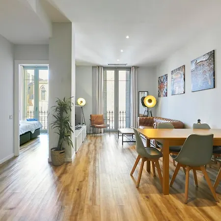 Apartment Quiet Luxury 2-bed For Couples & Families *
