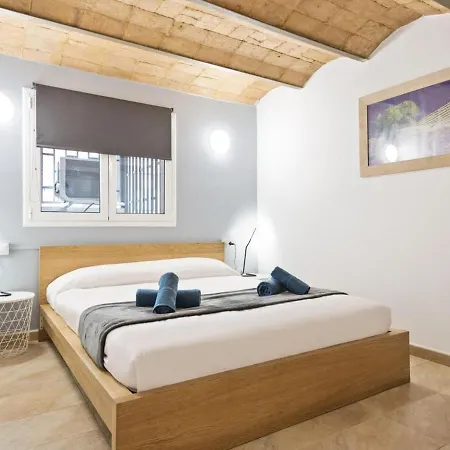 Apartment Duplex Sagrada Familia 1 *