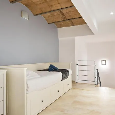 Duplex Sagrada Familia 1 *