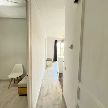 Apartamento Muy Luminoso Frente A Parque Joan Miro Barcelona