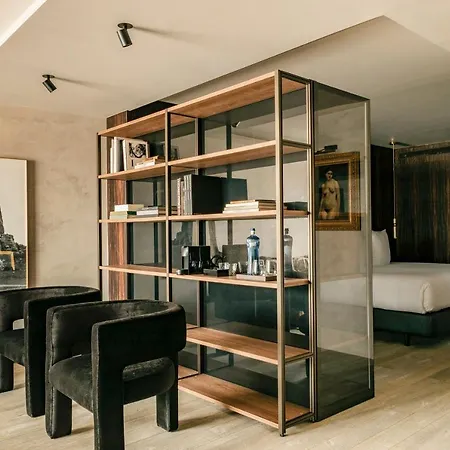 Hotel Bagues, A Small Luxury Of The World