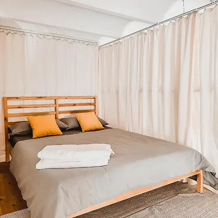 Privada, Casa Compartida Con Pareja Private Room, Shared House With A Couple Barcelone