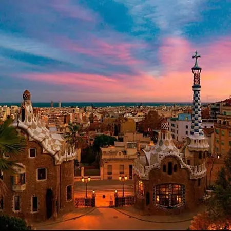 Habitacion Privada En Piso Compartido Junto A La Sagrada Familia *