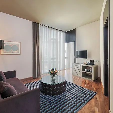 H10 Casanova Hotel 4*