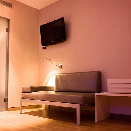 House Hotel