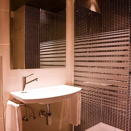 Hotel House 3*