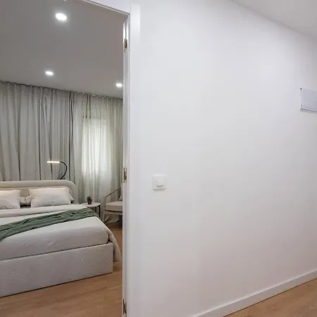 +25y Only, Family Flat Near The Appartement Barcelone