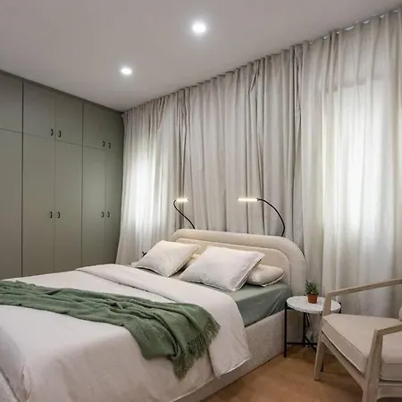 +25y Only, Family Flat Near The