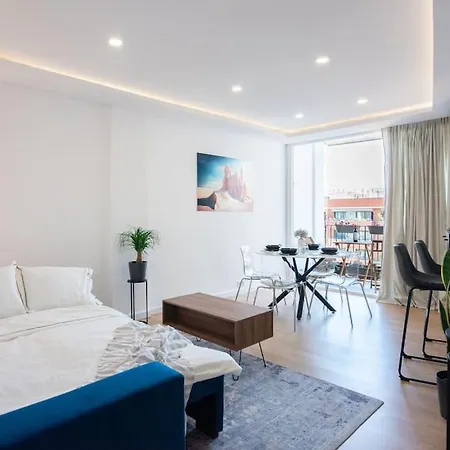 +25y Only, Family Flat Near The Appartement Barcelone