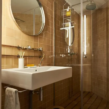 Luxury 1br With Patio Near The * Barcelone