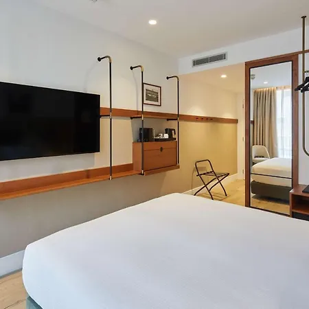 Hotel Via Sants Barcelona, Tapestry Collection By Hilton