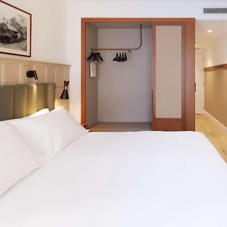 Via Sants Barcelona, Tapestry Collection By Hilton Barcelona