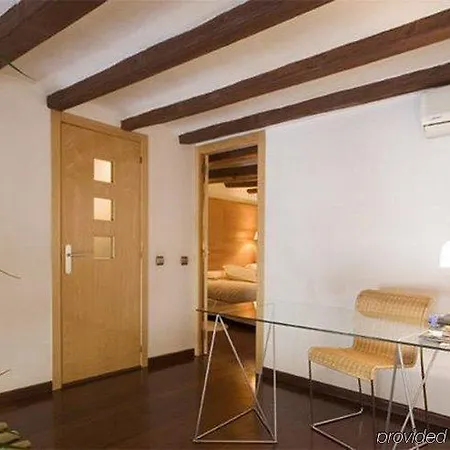 Отель La Casa De Les Lletres Барселона