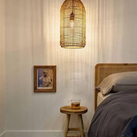 Nazare - Two Bedroom In Eixample Barcelona