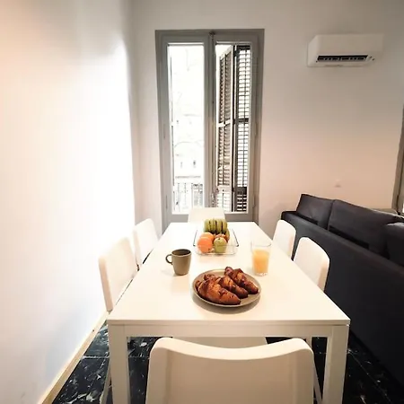 - Eixample Entresuelo Apartment *