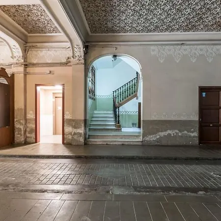 - Eixample Entresuelo Barcelona