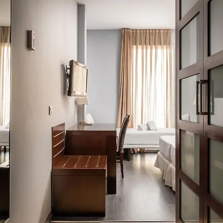 Madanis Hotell