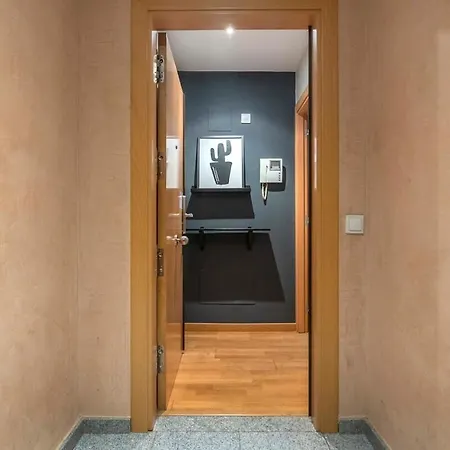 2 Bedroom With Balcony In Eixample 1-1 Appartamento
