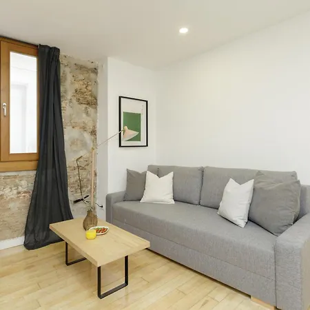Comfy Cathedral Apartment