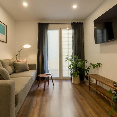 Comfy Cathedral Apartment