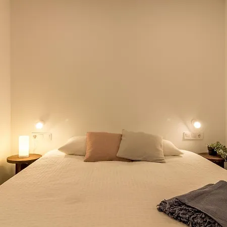 Comfy Cathedral Apartment *