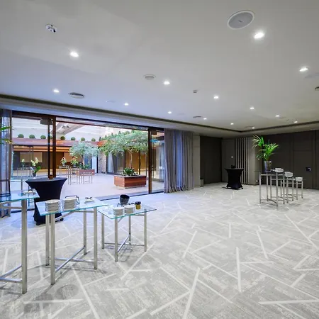 Intercontinental By Ihg Hotel