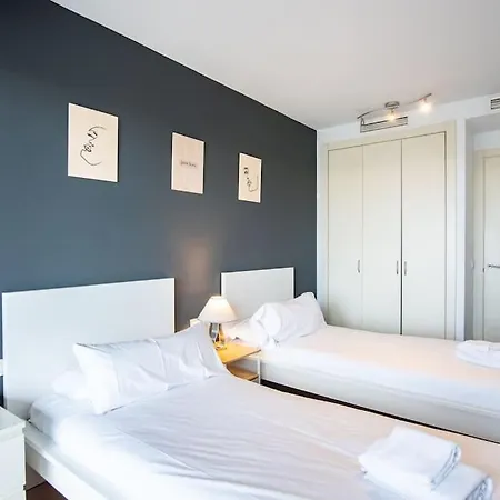 Unique Rentals-seafront Luxe Appartement