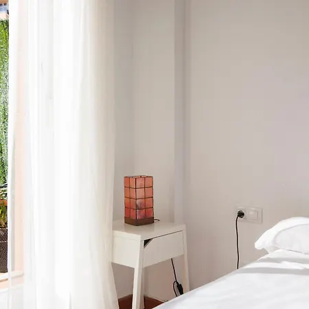 Apartment Aparteasy - Private Terrace, 3-bedroom