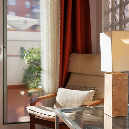 Aparteasy - Private Terrace, 3-bedroom * Barcelona