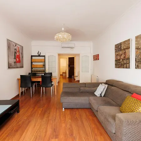 Aparteasy - Private Terrace, 3-bedroom Apartment