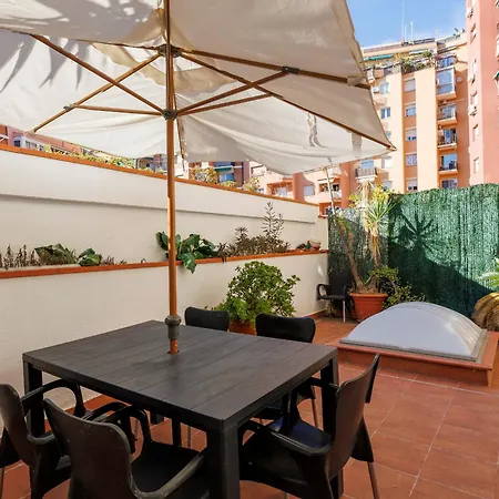 Apartment Aparteasy - Private Terrace, 3-bedroom Barcelona