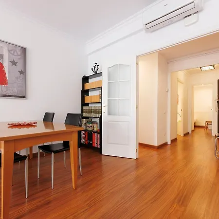 Apartment Aparteasy - Private Terrace, 3-bedroom Barcelona