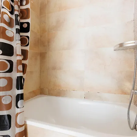 Aparteasy - Private Terrace, 3-bedroom * Barcelona