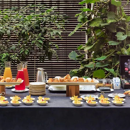 Boutique H10 Catalunya Plaza Hotel 3*