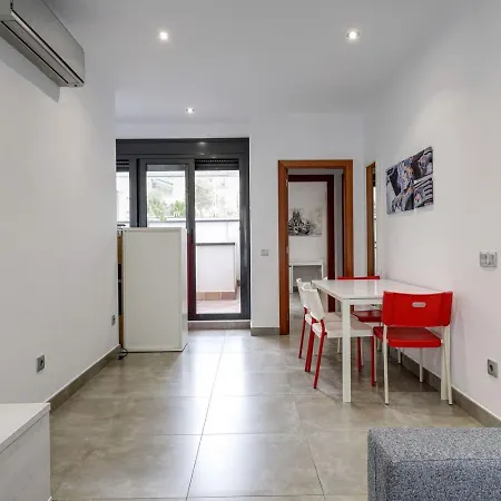 Urban Flats Vallirana Appartement *