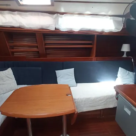Barcelona Boat Experience Botel *