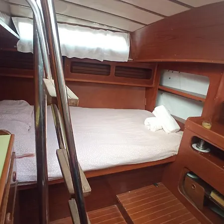 Barcelona Boat Experience *