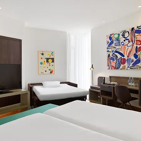 Hotel H10 Casanova