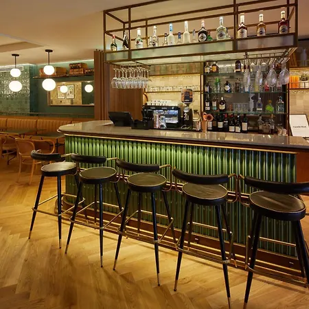 Hotel Via Sants Barcelona, Tapestry Collection By Hilton 4*