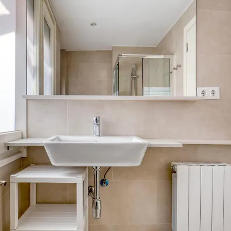 Blueground Sarria Furnished W Full Kitchen Bcn-132 * Barcelona