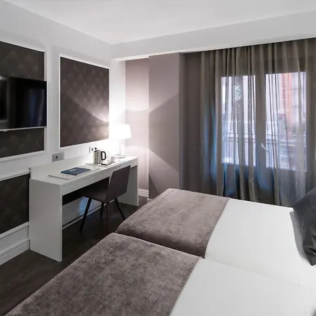Hotel Catalonia Magdalenes 4*