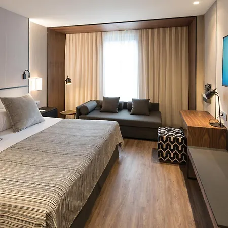 Hotel Catalonia Plaza