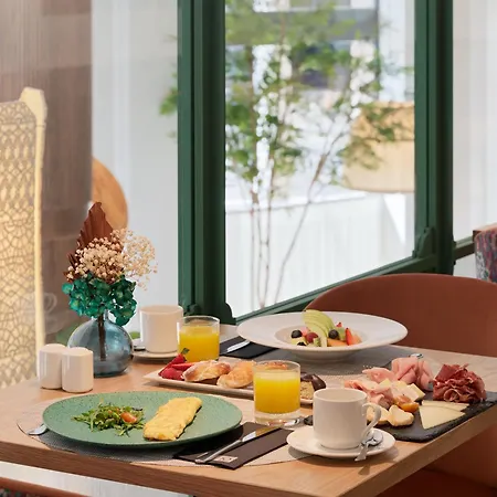Hotel H10 Casanova