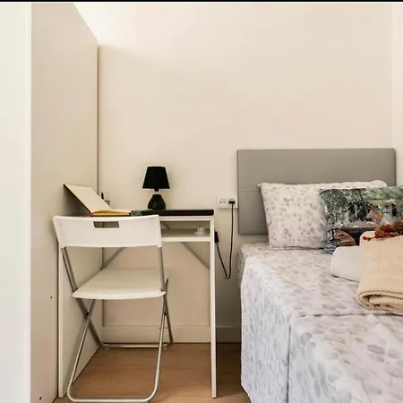 Habitacion Privada En Piso Compartido Junto A La Sagrada Familia *