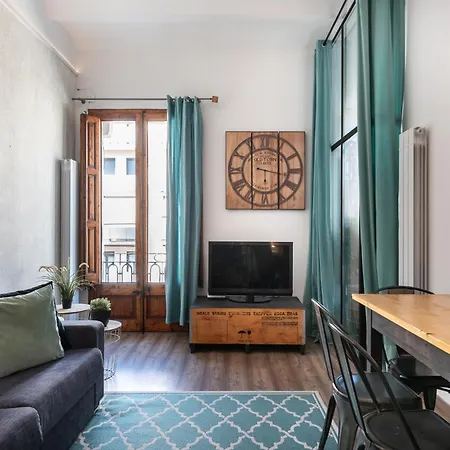 Beautiful Renovated Loft Minutes From The Apartment *