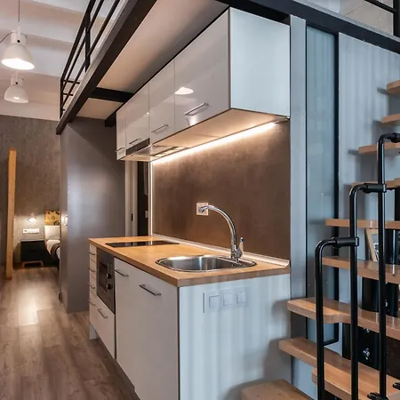 Beautiful Renovated Loft Minutes From The * Barcelona